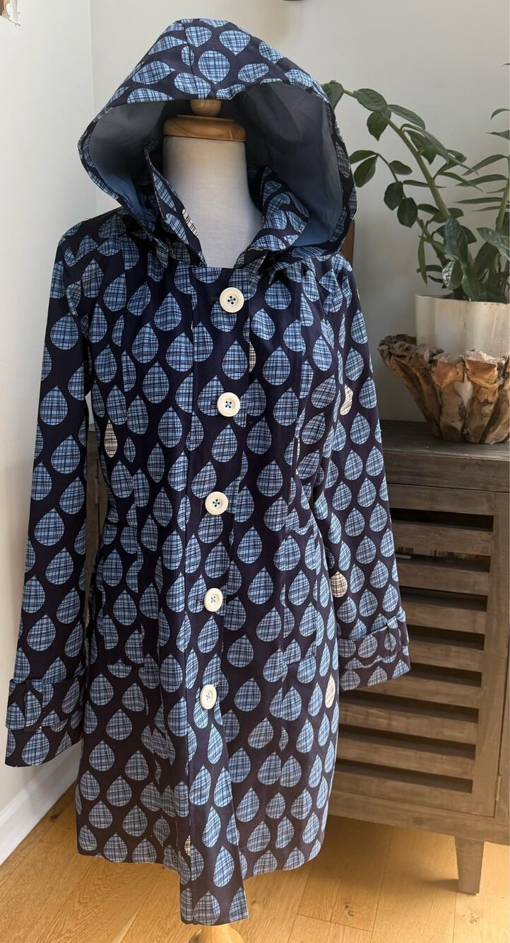 Hatley Raincoat Women’s Size 14 NWOT Hooded Blue Water Drop Waterproof Jacket